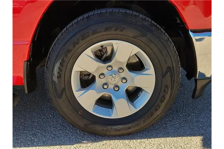 $33995 : Ram 1500 2020 4x2 Big Horn 4 image 7