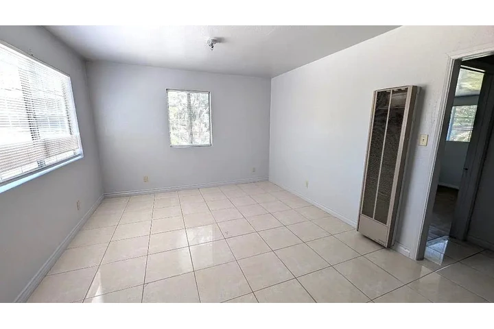 $900 : Esta casa privada de 2 dormito image 9