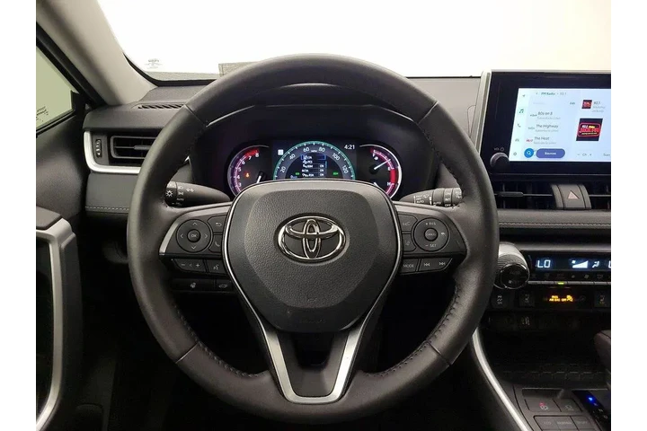 $33998 : Toyota RAV4 2024 AWD XLE 4dr image 10