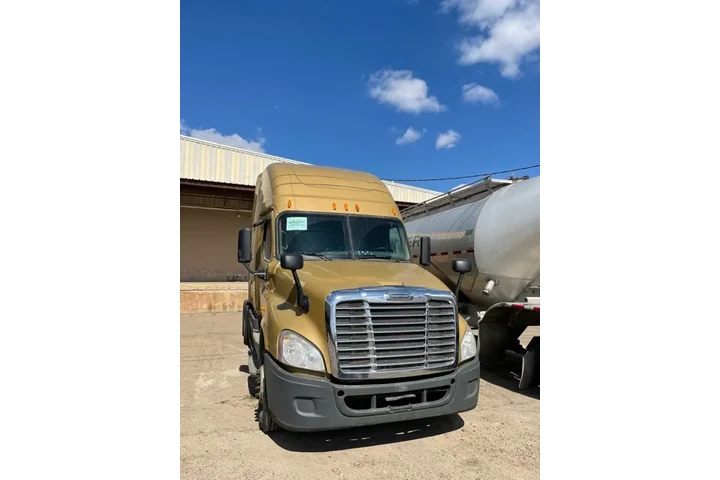 $18500 : 2014 FREIGHTLINER CASCADIA image 2