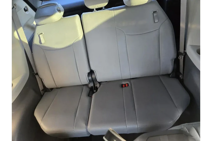 $39488 : Toyota Sienna 2024 XLE 8-Pas image 10