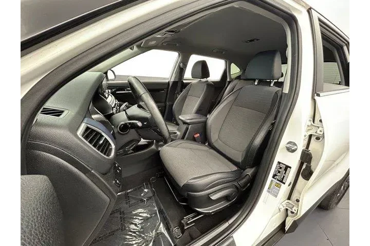 $19990 : Kia Seltos 2023 S 4dr SUV image 10