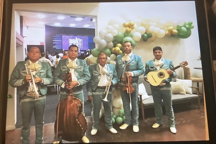 MARIACHI LOS POTRILLOS image 2