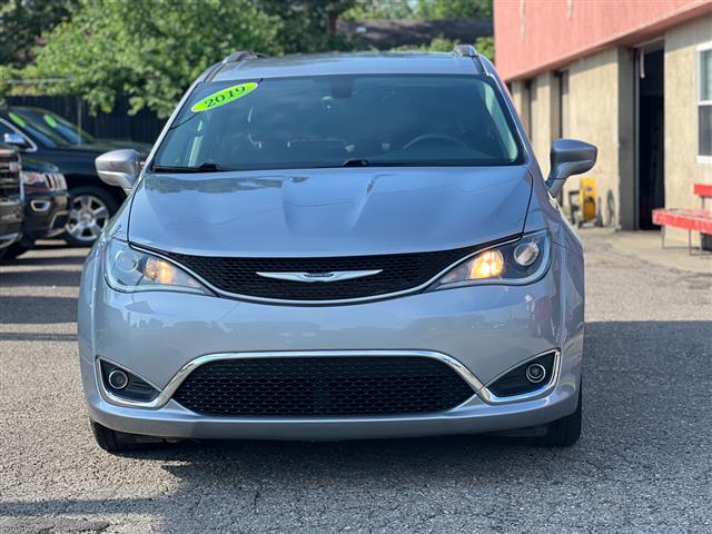 $16999 : 2019 Pacifica image 3