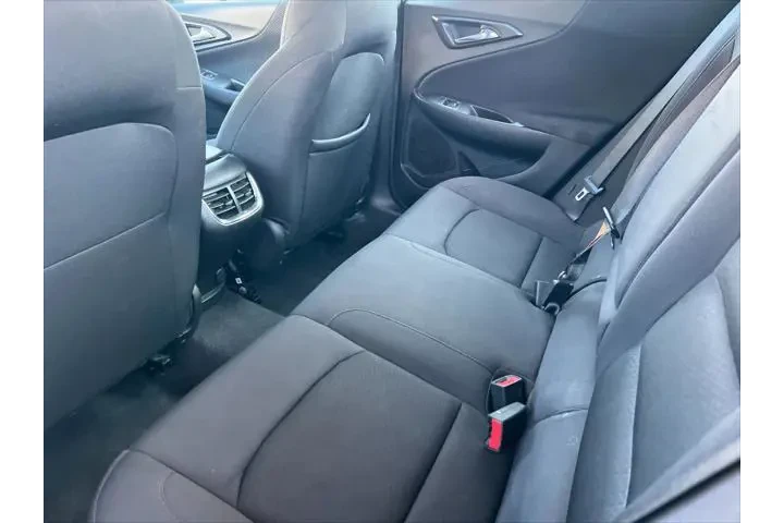 $14799 : Chevrolet Malibu 2023 LT 4dr image 5