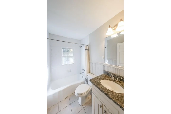 $1200 : 2Bed 2Bath Home in Atlanta, GA image 10