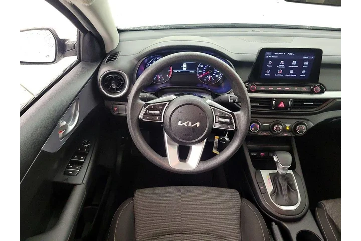$18998 : Kia Forte 2024 LXS 4dr Sedan image 10
