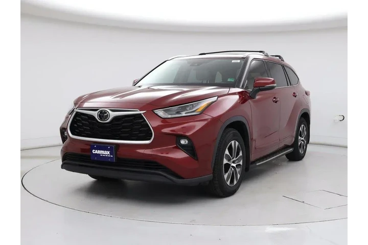 $31998 : Toyota Highlander 2021 XLE 4 image 4