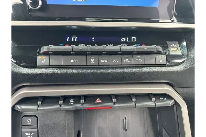 $38427 : Toyota Tundra 2025 4x2 SR5 4 image 8