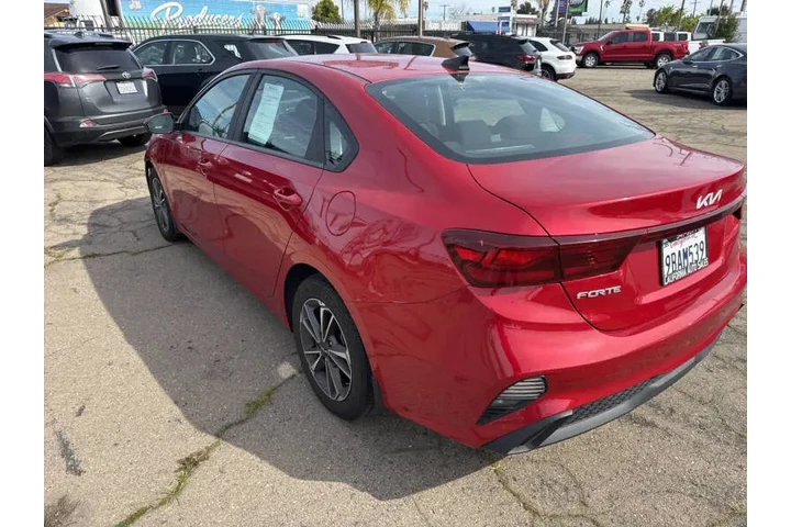 $15999 : 2022 Forte LXS image 4
