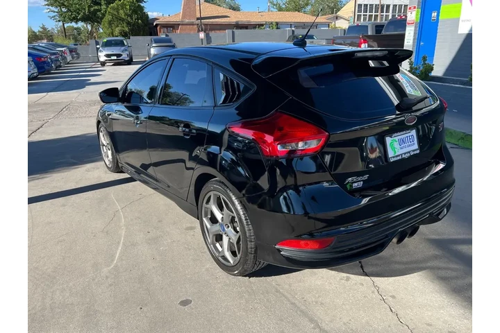 2018 Focus ST Hatch image 7