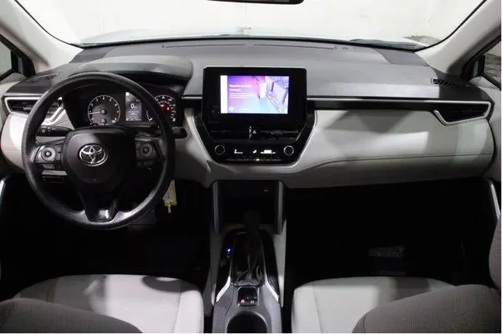 $26798 : Toyota Corolla Cross 2024 AW image 2