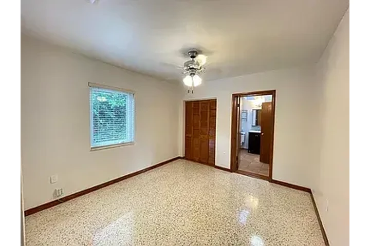 $2000 : 2bed 2bath available in miami image 6