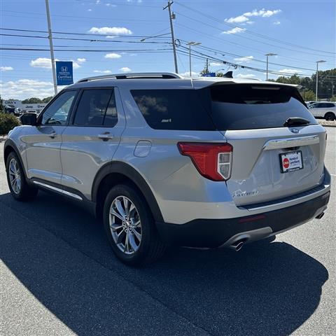 $29284 : PRE-OWNED 2021 FORD EXPLORER image 3