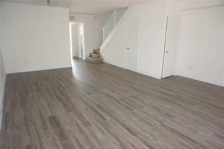 $2275 : Kendall. Area Dadeland mall image 2
