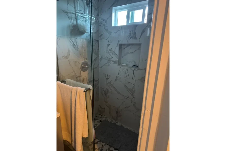 $850 : Cuarto de renta image 3