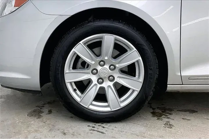 $12990 : Buick LaCrosse 2012 Premium image 10