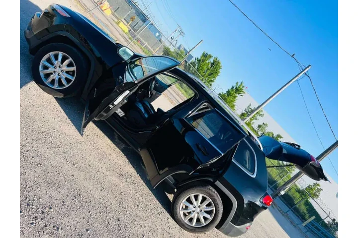 $9999 : 2017 Cherokee Limited image 5