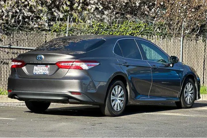 $16519 : Toyota Camry Hybrid 2018 LE image 3