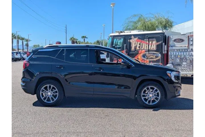 GMC Terrain 2024 AWD SLT 4dr image 6
