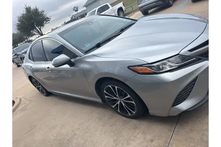 $18700 : Toyota Camry 2020 SE 4dr Sed image 1