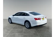 $23189 : Chevrolet Malibu 2023 LT 4dr thumbnail