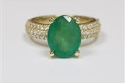 Shop Oval Cut Emerald Ring en Jersey City