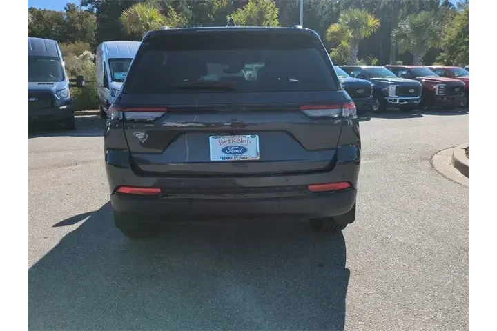 $33790 : Jeep Grand Cherokee 2024 4x2 image 5