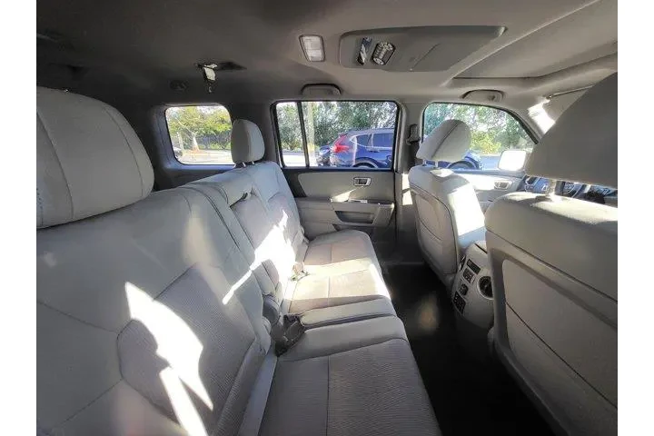 Honda Pilot 2015 SE 4dr SUV image 9