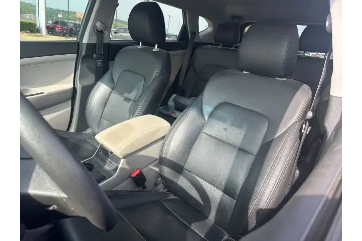 $17495 : Hyundai TUCSON 2021 Value 4d image 7