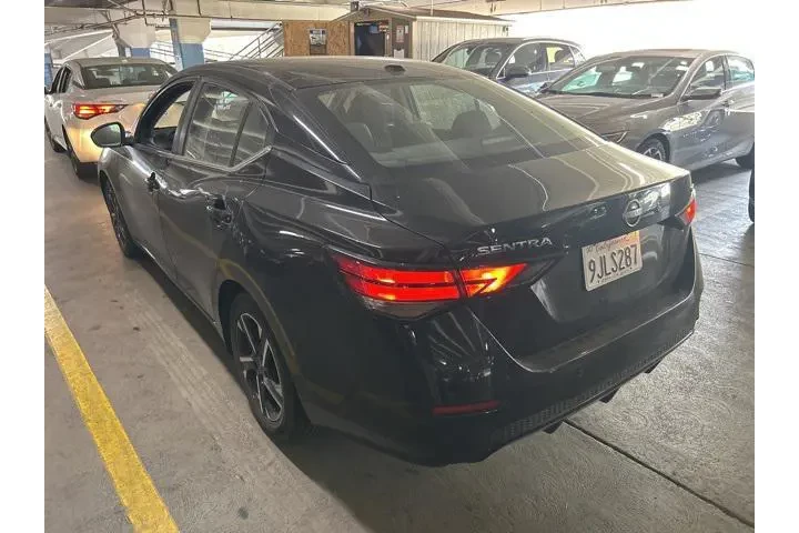 $18100 : Nissan Sentra 2024 SV 4dr Se image 3
