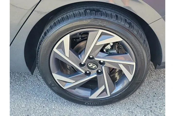 $20545 : Hyundai ELANTRA 2025 SEL Con image 7