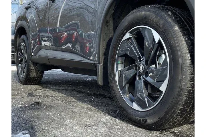 $24050 : Nissan Rogue 2025 SV 4dr Cro image 8