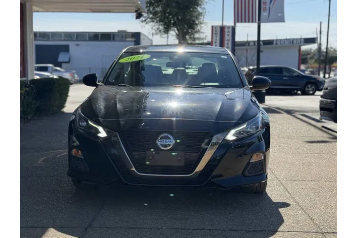 $17999 : 2021 Altima 2.5 SR image 5