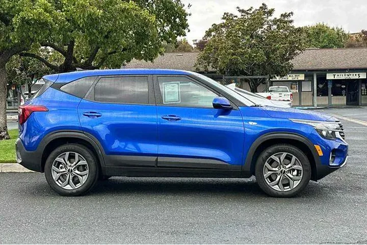 $21700 : Kia Seltos 2024 AWD LX 4dr S image 7