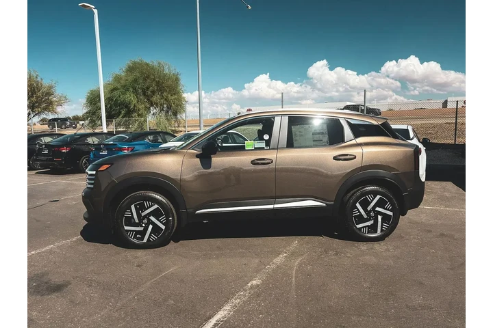 $22997 : Nissan Kicks 2026 SV 4dr Cro image 8