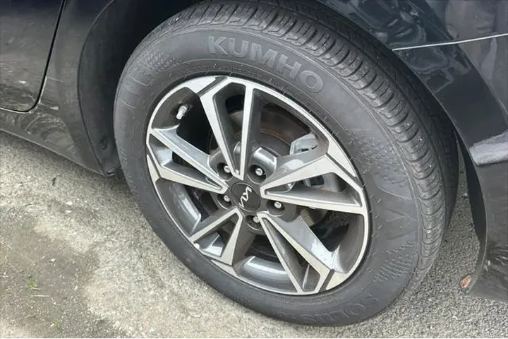 $17990 : Kia Forte 2024 LXS 4dr Sedan image 7