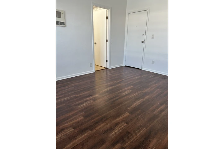 $1295 : 🏡 Estudio en Renta – Excelent image 9