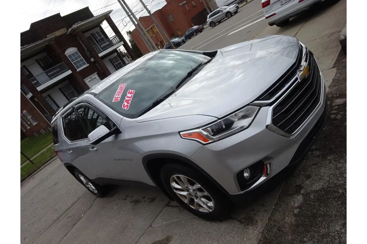$8900 : 2018 Traverse AWD 4dr LT Clot image 3