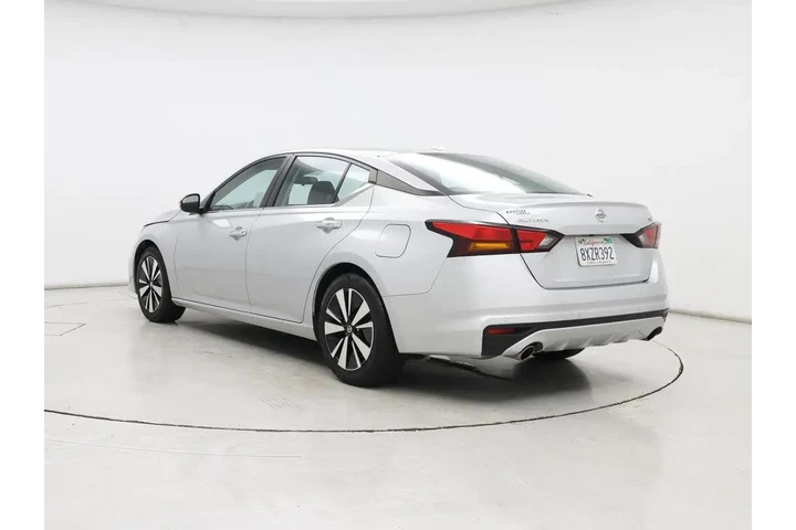$19998 : Nissan Altima 2022 2.5 SV 4d image 2