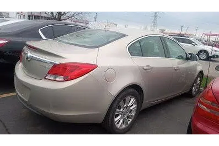 $8500 : 2012 Regal image 3
