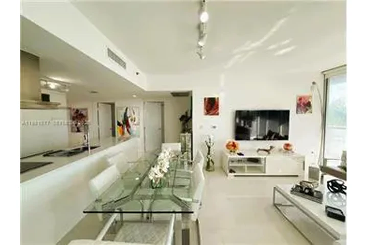 $5500 : Rental property with 2 bedro image 3