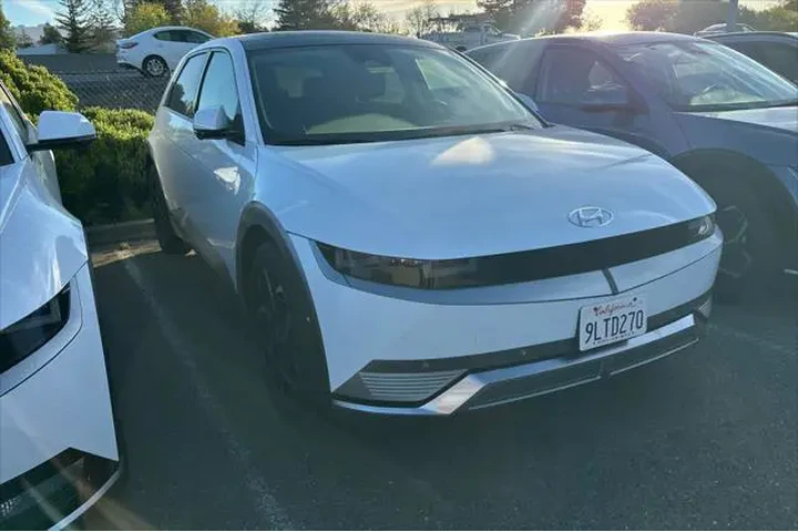 $31990 : Hyundai IONIQ 5 2024 Limited image 2
