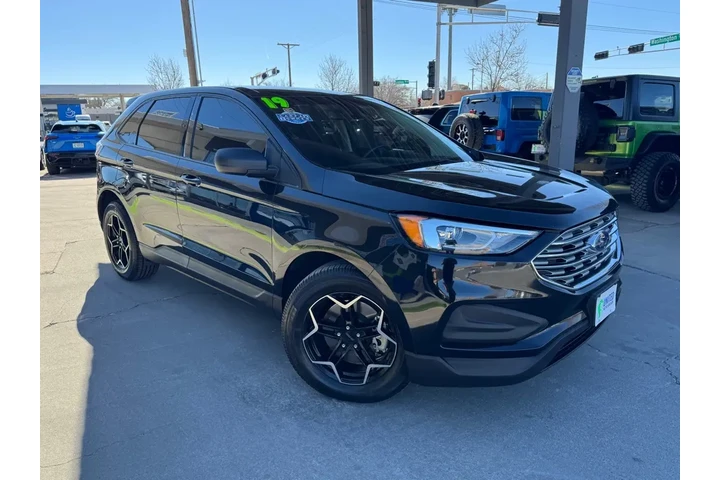 2019 Edge SE AWD image 3