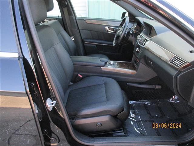 $12995 : 2010 E Class image 10