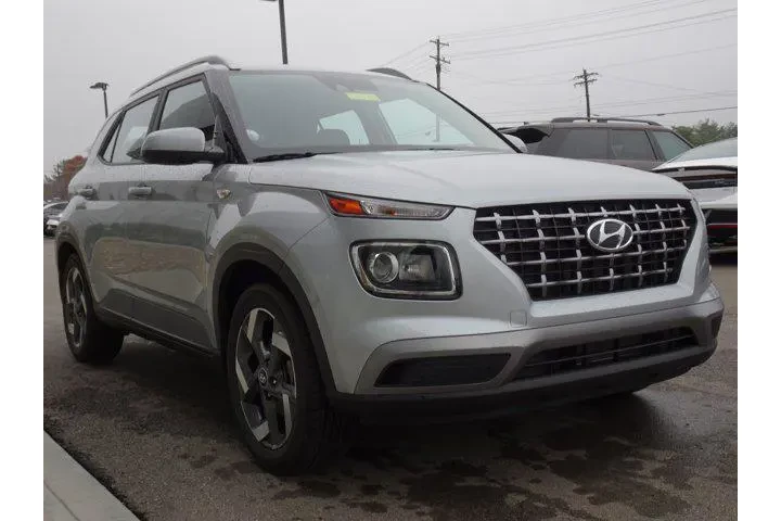 $19225 : Hyundai VENUE 2022 SEL 4dr C image 6