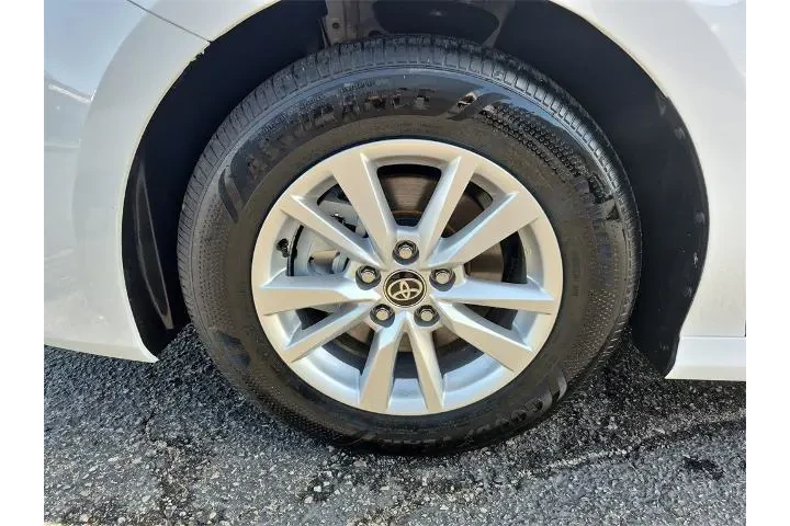 $25988 : Toyota Camry 2026 LE 4dr Sed image 7