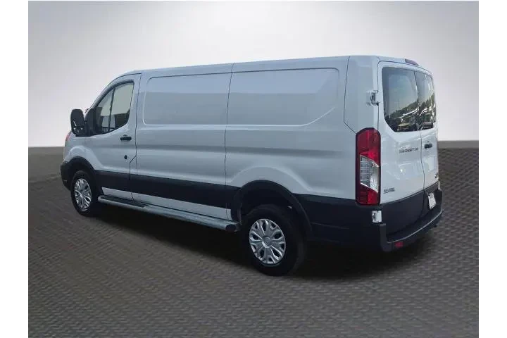 $33988 : Ford Transit 2024 250 3dr SW image 5