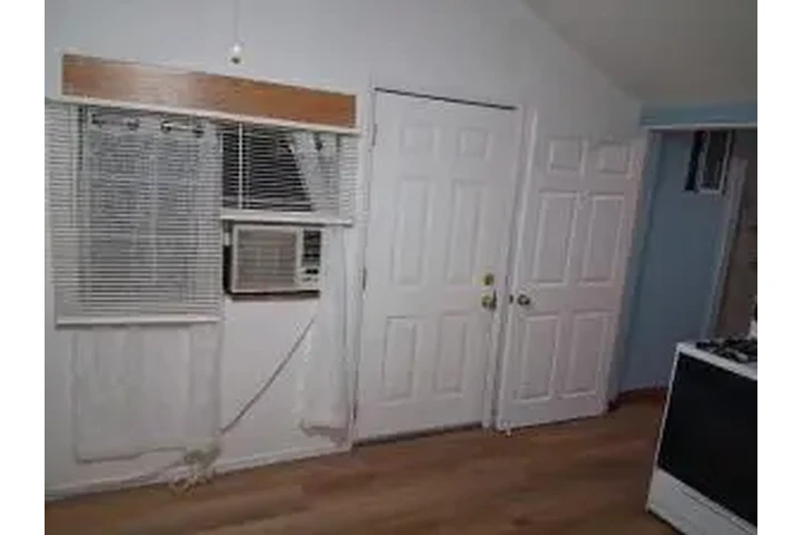 RENTO UNIDAD 📍VAN NUYS image 7