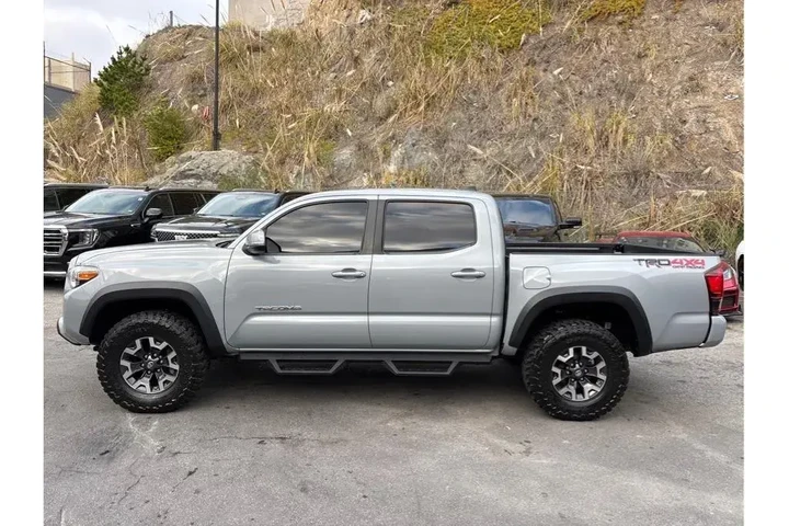 $35388 : Toyota Tacoma 2018 4x4 TRD P image 4